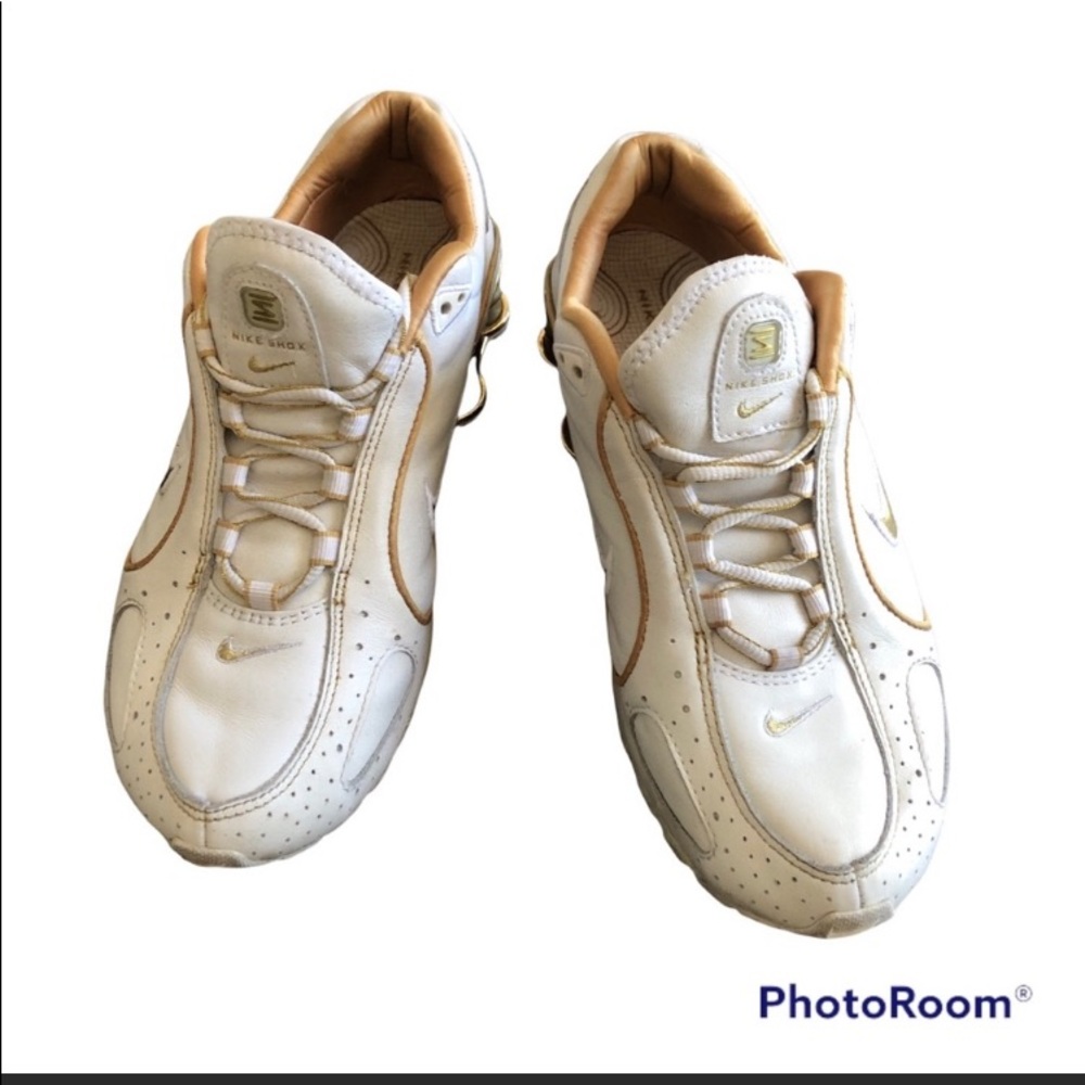 Nike Shox Training Athletic Shoes Sneakers White and Gold Women’s Size 8.5